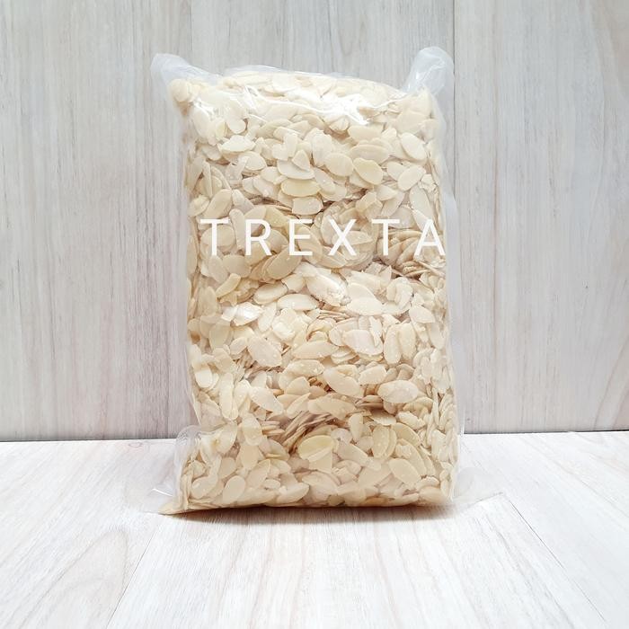 

Ready Almond Iris Mentah / Raw Almond Slice 1 Kg