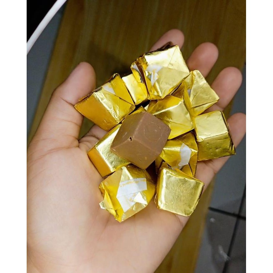 

COKLAT PIRAMID 500GR HOMEMADE ISI 65PCS COKELAT KILOAN MIX 4RASA