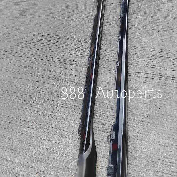 Sideskirt Innova Zenix Modellista 2023