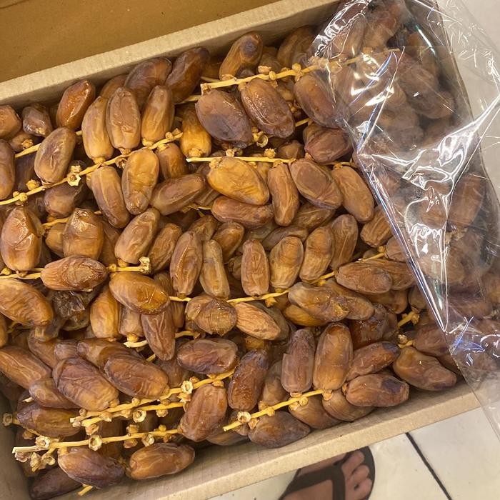 

SIAPKIRIM Kurma tunis tangkai curah ukuran 500 gr kemasan plastik READY STOCK