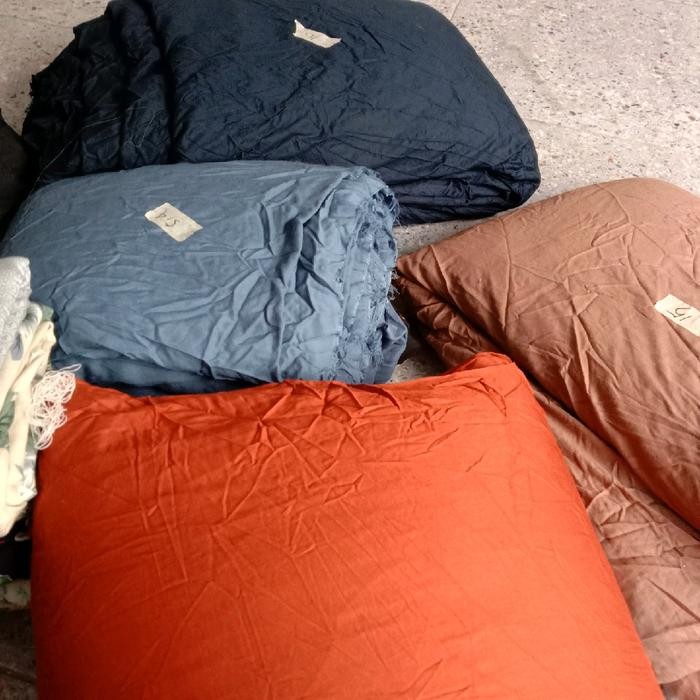 

ETALASE KAIN RAYON TWILL PER 1M BISA COD KODE 813