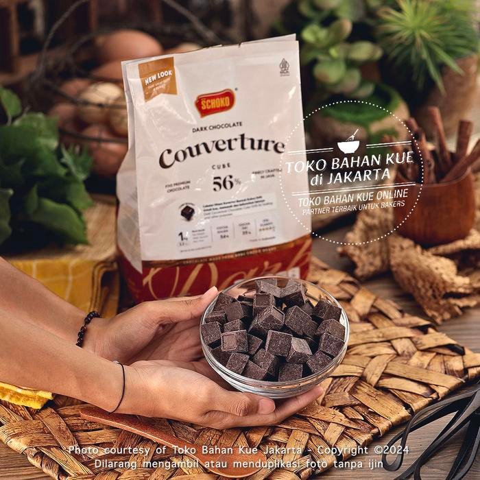 

Lecy.store2 Schoko CUBE 56% Dark Chocolate Couverture Repack 500gr Baking Cokelat Coklat Dark