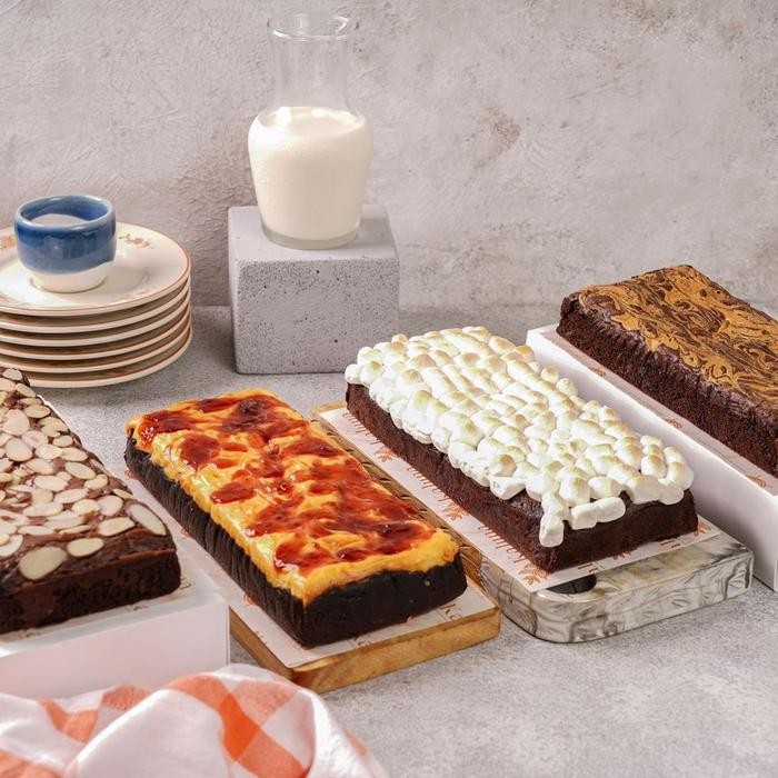 

Kaluna Cakes - Paket 4 Pcs Fudgy Brownies All Variant Ukr. 22X10 - Kue Brownies Panggang