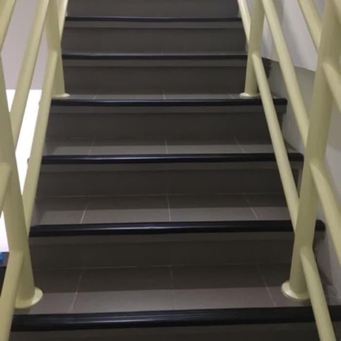 Stepnosing Karet Tangga Anti Slip Tangga *