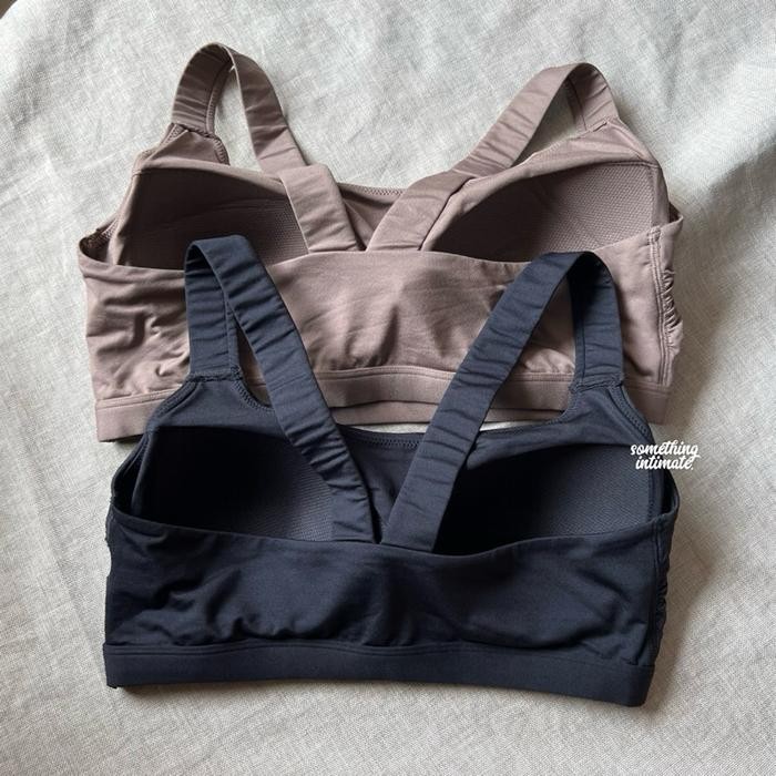 UNIQLO JAPAN Bodies Active Airisim Sports Bra / Workout Yoga Pilates Outfit Seamless Knit Sport Bra
