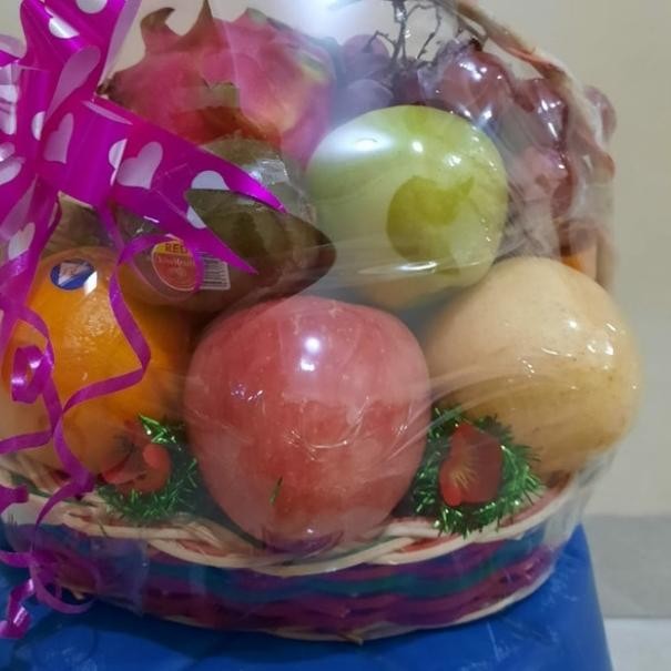 

parsel buah segar paket parcel free bucket bunga cantik