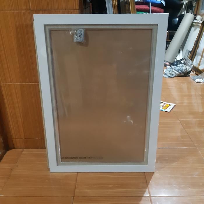 Figura Frame Minimalis Ukrn 50 X 75