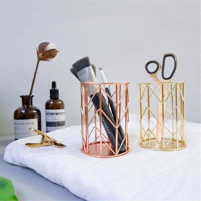 

Tempat Organizer Pen Holder Stationery Stand Serbaguna Bahan Metal