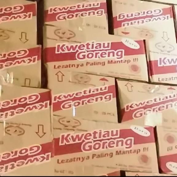 

Kwe tiau goreng instant cap burung layang terbang @ dus isi 20pcs