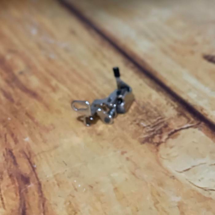 SEPATU MESIN BORDIR CNY E960