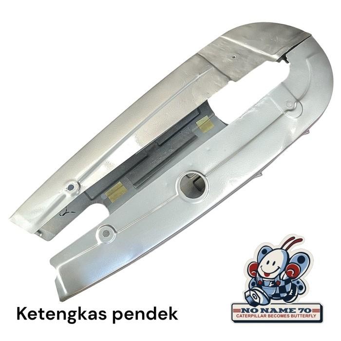 KETENGKAS TUTUP RANTAI HONDA C70 C700 C50 C800 SHOCK PENDEK SILVER