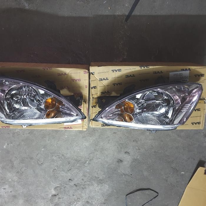 Headlamp Lampu Depan Mitsubishi Lancer Cedia