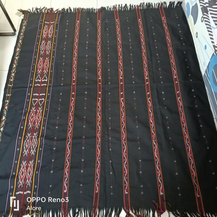 Kain tenun asli Alor, NTT - hitam