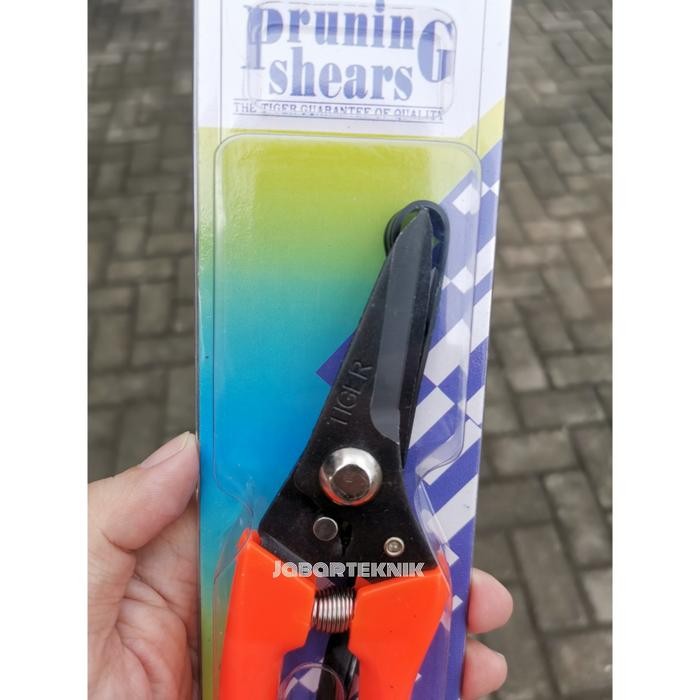 GUNTING HOLO DAHAN RANTNG TANAMAN SERBAGUNA TIGER 7" 702 BENGKOK