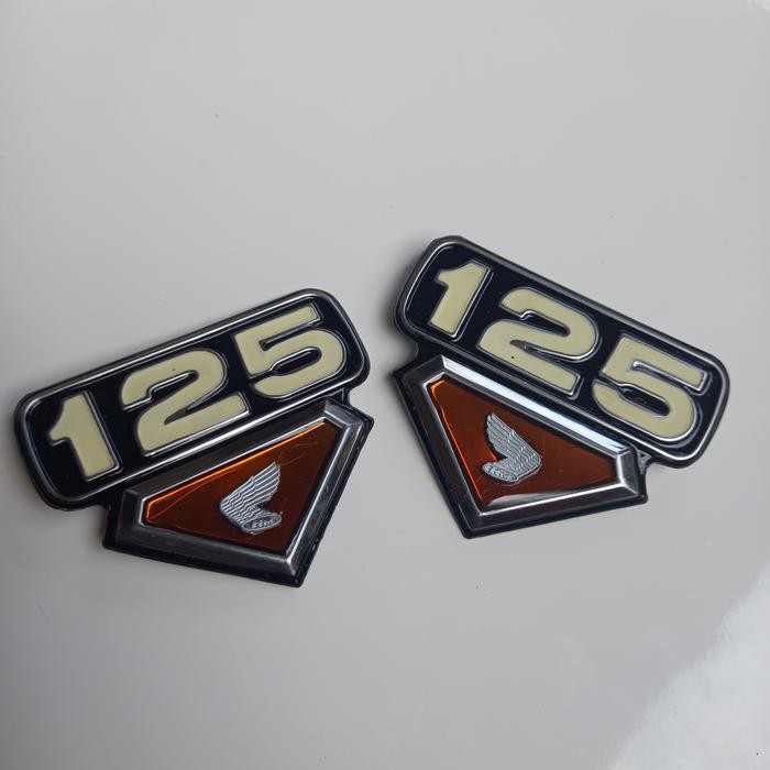 emblem cover tepong box bok aki imitasi mirip ori original cb 125 cb125 cb125s merah