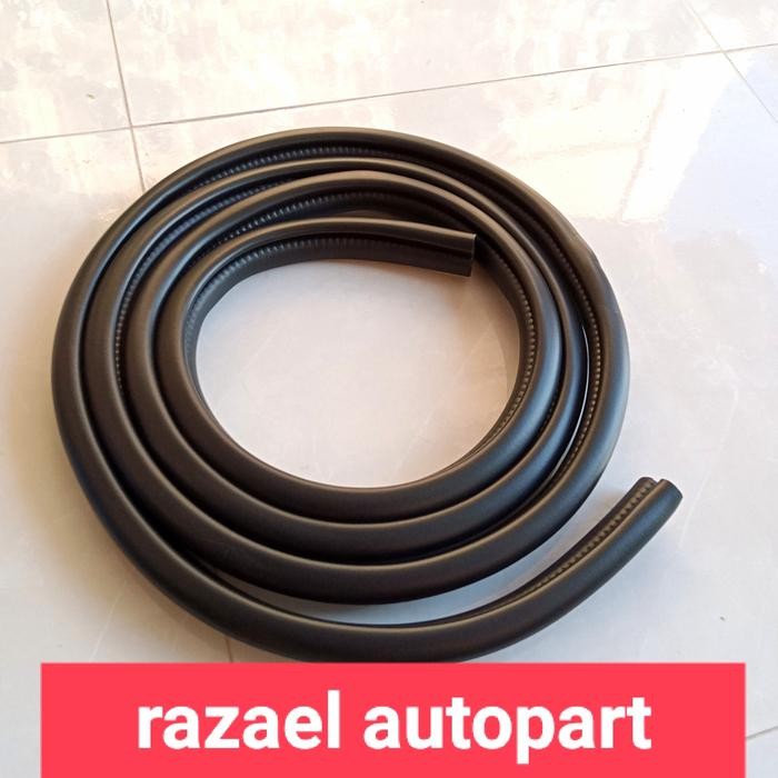 KARET PINTU INNOVA LAMA KARET PEREDAM PINTU BODI INNOVA BAGIAN DEPAN