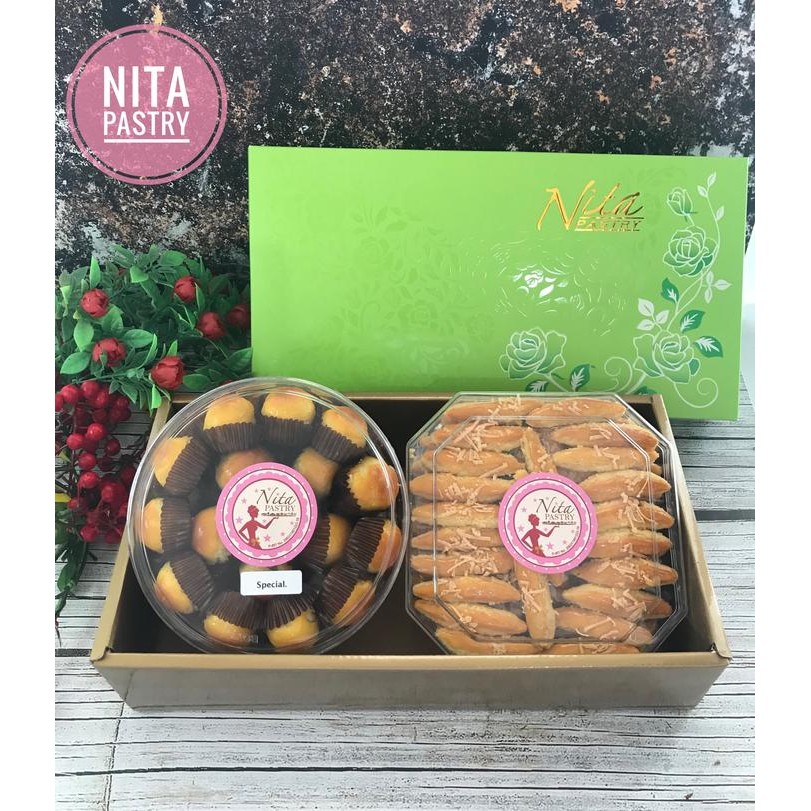 

Nita pastry Paket Parcel isi 2 Toples