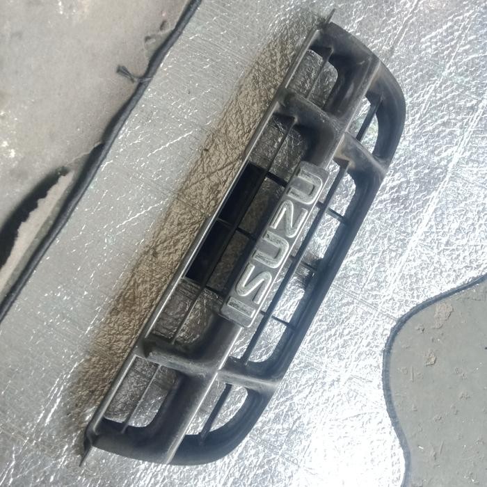 Grill Depan Isuzu Panther Kapsul Second