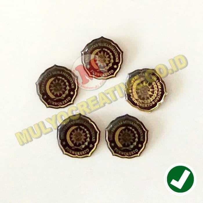 

Brevet Pin Logo Universitas Muhammadiyah Purwokerto Bahan Kuningan PREMIUM