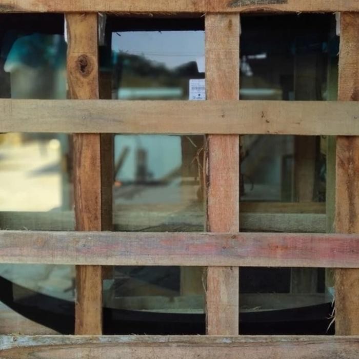 Wajib Peti Kayu Untuk Kaca