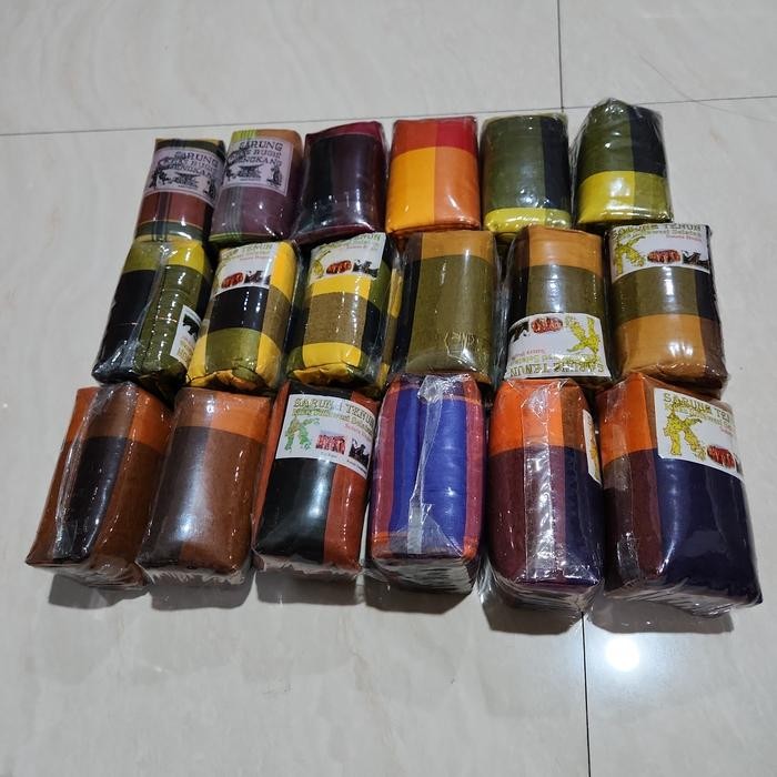 sarung sutra khas bugis (sengkang)