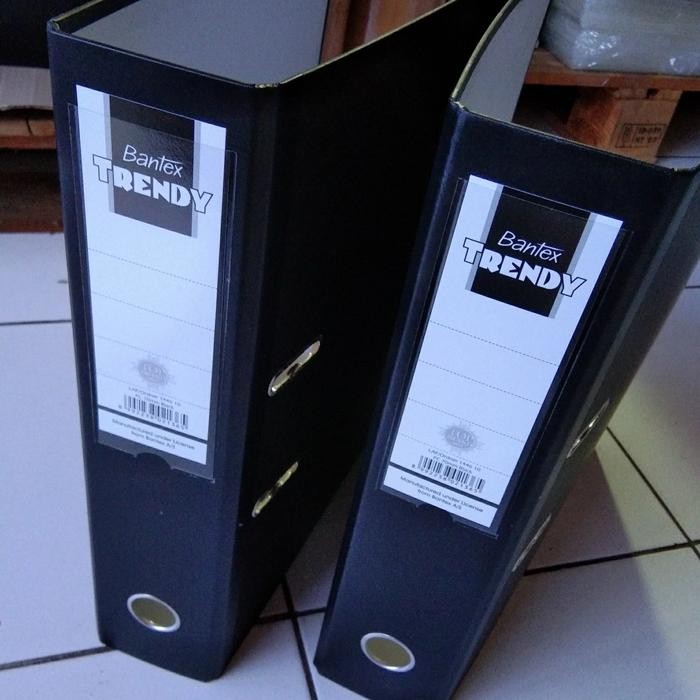 

Ordner Bantex Trendy 1446 Folio Hitam 70 mm