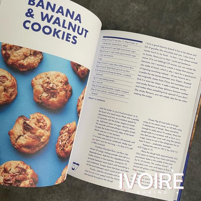 

LIMITED EDITION Cookies and Crumbs: Chunky, Chewy, Gooey Cookies for Every Mood Book Kode 1375