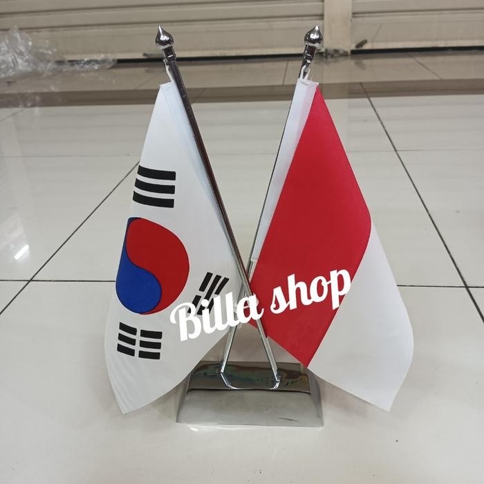 

Terlaris Tiang Meja Stenlis Silang + Bendera Indonesia dan Korea Selatan SALE
