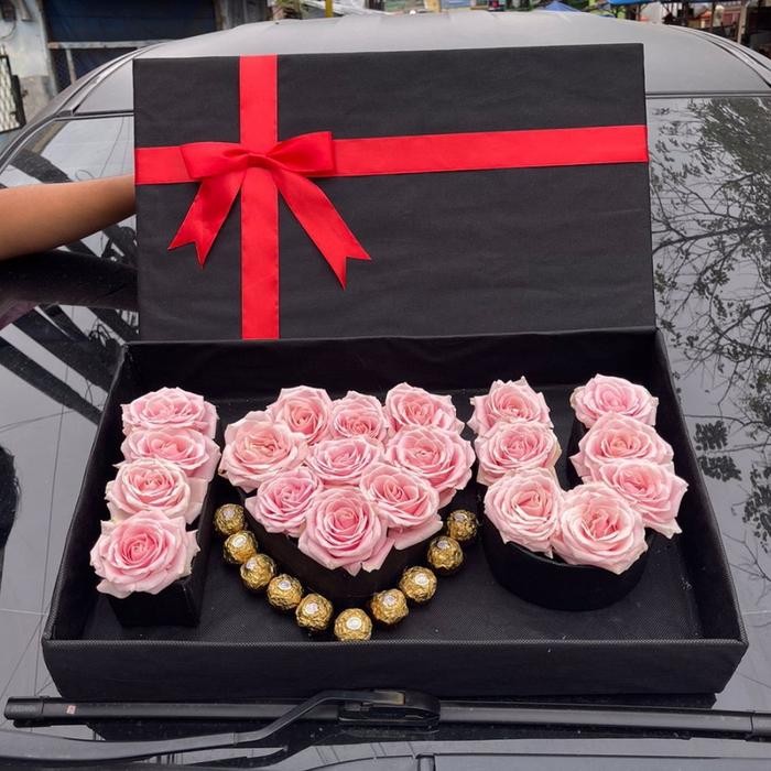 

Kado Hadiah Hampers I Love You Box Valentine Special Gift Coklat Bunga