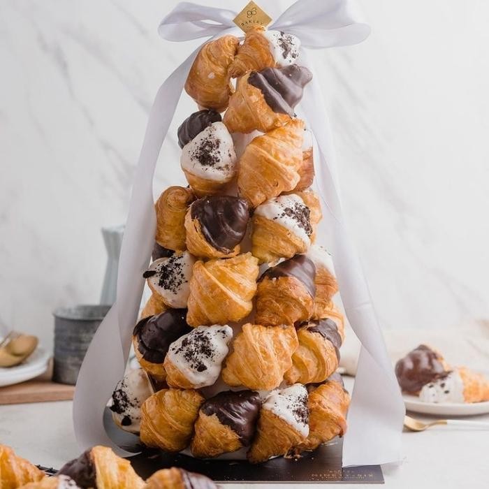 

Croissant Tower Cake / Menara Roti Kroisan - Birthday / Anniversary