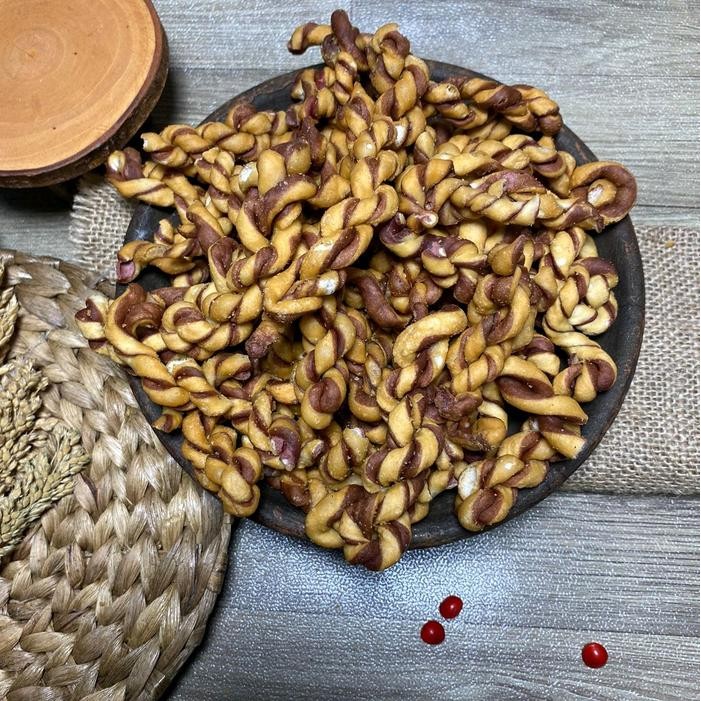 

KUE TAMBANG / KUE UNTIR UNTIR RASA MANIS DAN RENYAH KEMASAN 500 KG DAN 150 GRAM Cemilan Makanan