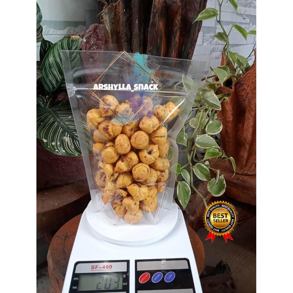 kue soes coklat isi 200gram/arshyla-snack/kue sus/coklat/kue kiloan/soes kiloan murah/Snack