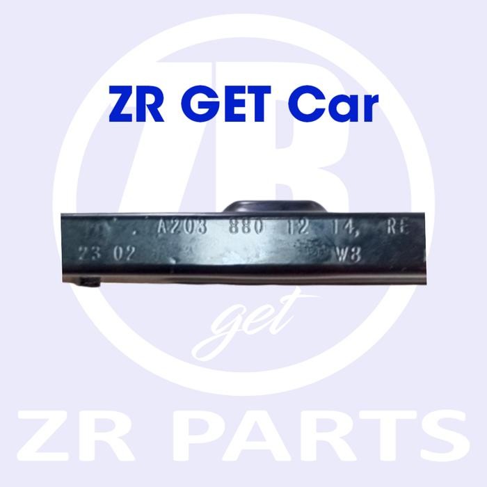 Bracket Bumper Depan Kanan Mercedes Benz W203 A2038801214