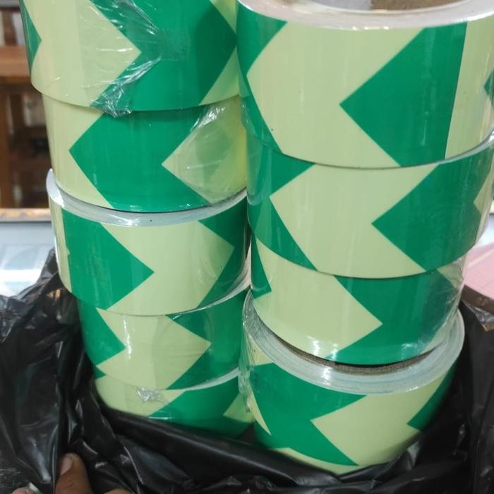 

lakban fosfor panah - sticker glow in the dark 2in x 5meter