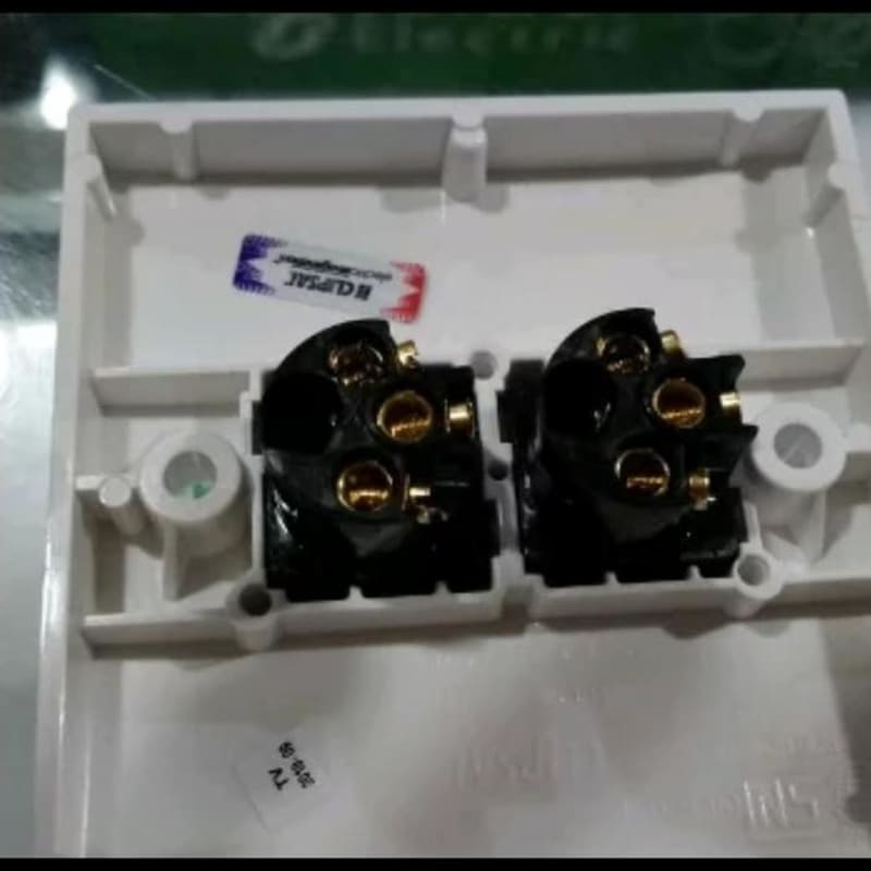 SAKLAR SERI HOTEL CLIPSAL atau saklar double saklar Tukar