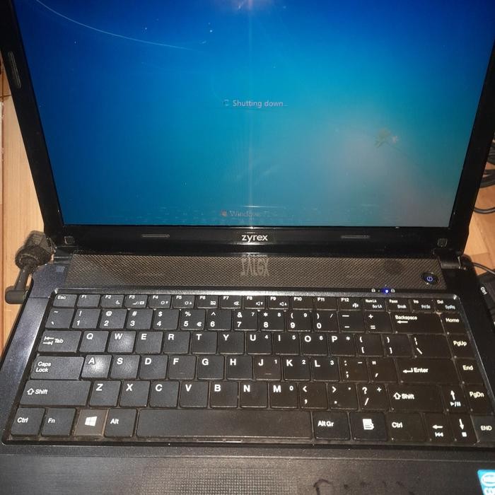 Jual laptop zyrex core i3 Normal