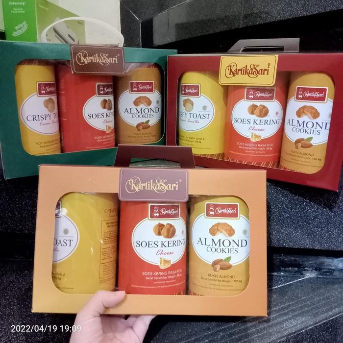 

KARTIKA SARI BANDUNG LEBARAN HAMPERS CAN IDUL FITRI GIFT PARCEL EID OR