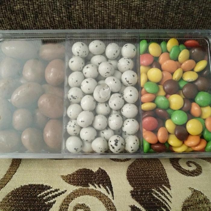 

Parcel Coklat Toples Sekat 3 Mix E Murah
