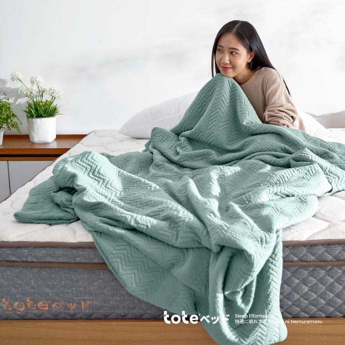 Tote Hana Blanket Selimut Dewasa Tebal Bed Cover Berkualitas