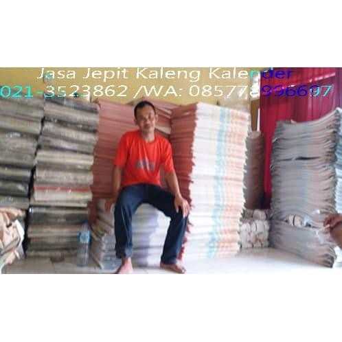 

Kaleng Kalender Ukuran 42Cm
