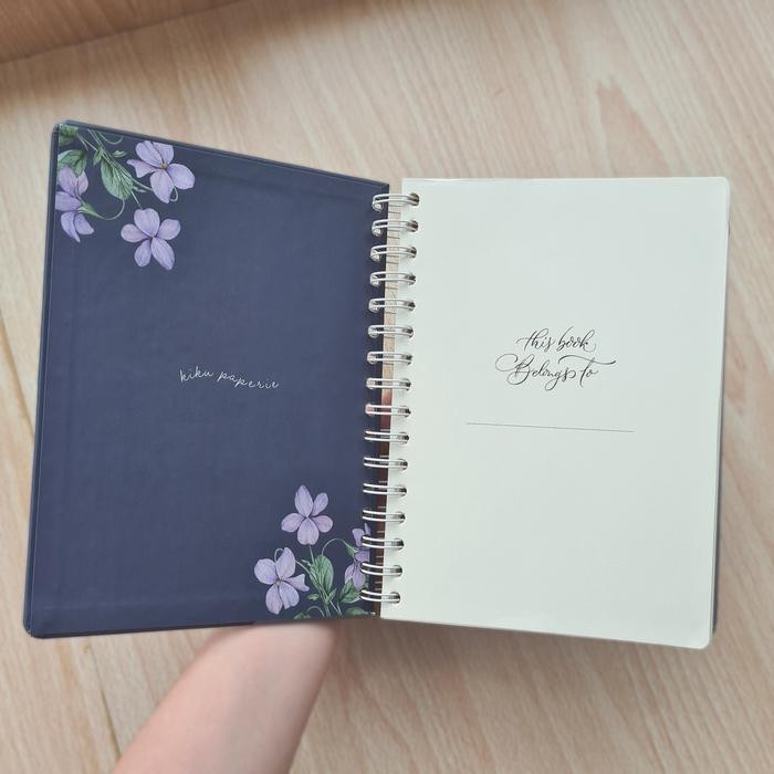 

Terlaris- Notebook / Journal A5 Birth Flower Series - Violet