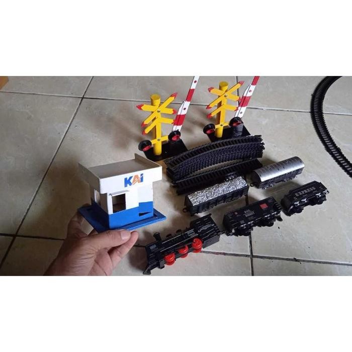 Mainan Miniatur Kereta Api Indonesia Paket Mainan Edukasi Kereta Set
