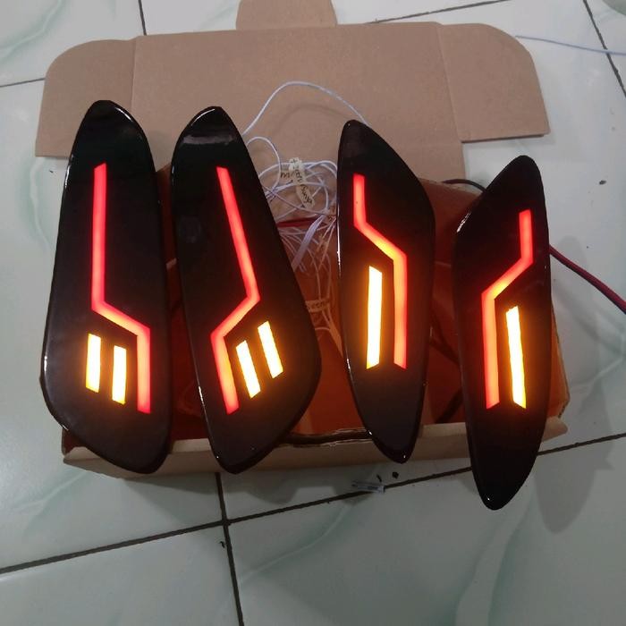 sein custom ala ala Vespa metic sprint senja merah sein kunin lampu sein vespa metic Lampu