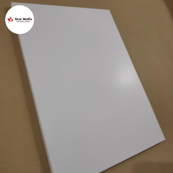 

Kertas NEWTOP Anti Air 234 GSM A4 isi 10 Lembar / Kertas Anti Sobek / Kertas Penyelaman Yupo