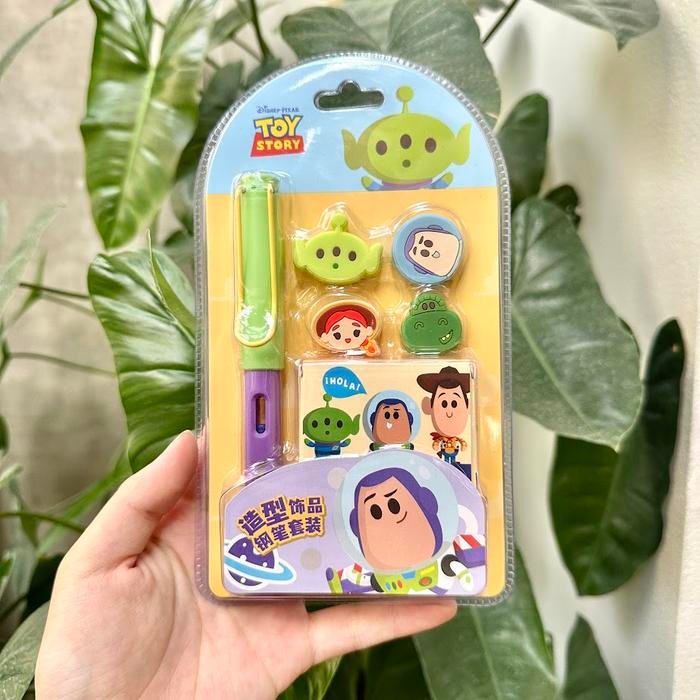 

Alat Tulis Pulpen Set Karakter Kartun Toys Story Woody Buzz Jessie Alien Dino Unik Perlengkapan