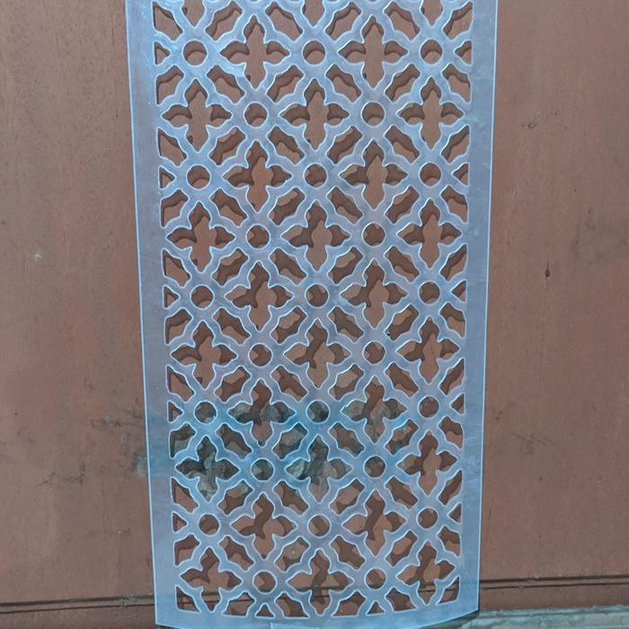 

Stencil Dinding Motif Seroja Ukuran 50*25Cm Bahan Tebal