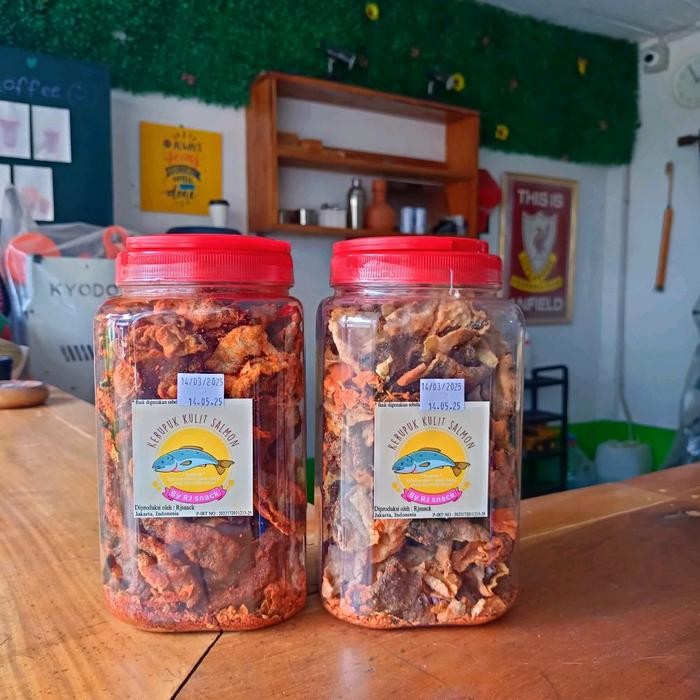 

Paket Mix Kerupuk Kulit Ikan Salmon Varian Rasa Spicy Dan Balado Kemasan Toples Jumbo 220Gr