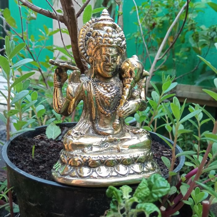 Patung Dewa Wisnu kecil