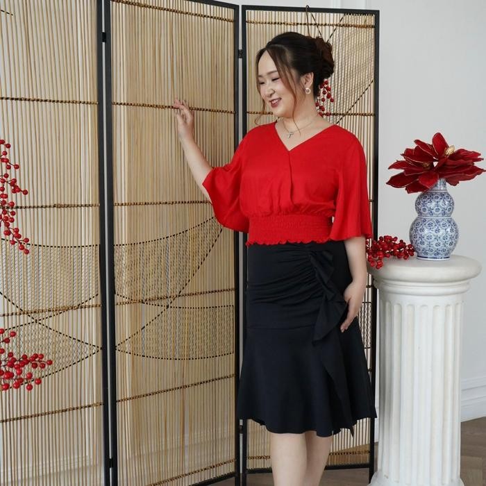 (Victoria Wear House) Jisoo Crop Top Blouse Baju Atasan V Neck Lengan Terompet Pinggang Karet Bahan