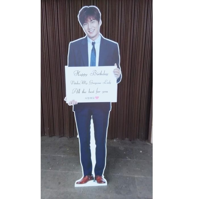 

Human Standee Board Cut Out Display si